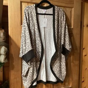 LuLaRoe Tracy Cocoon Cardigan in leopard print